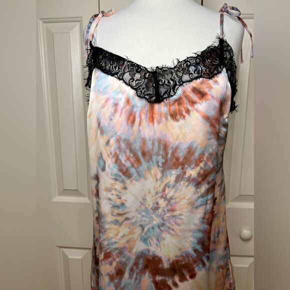 NWT Kenzie + Francesca’s tie dye lace dress size large - Picture 3 of 7